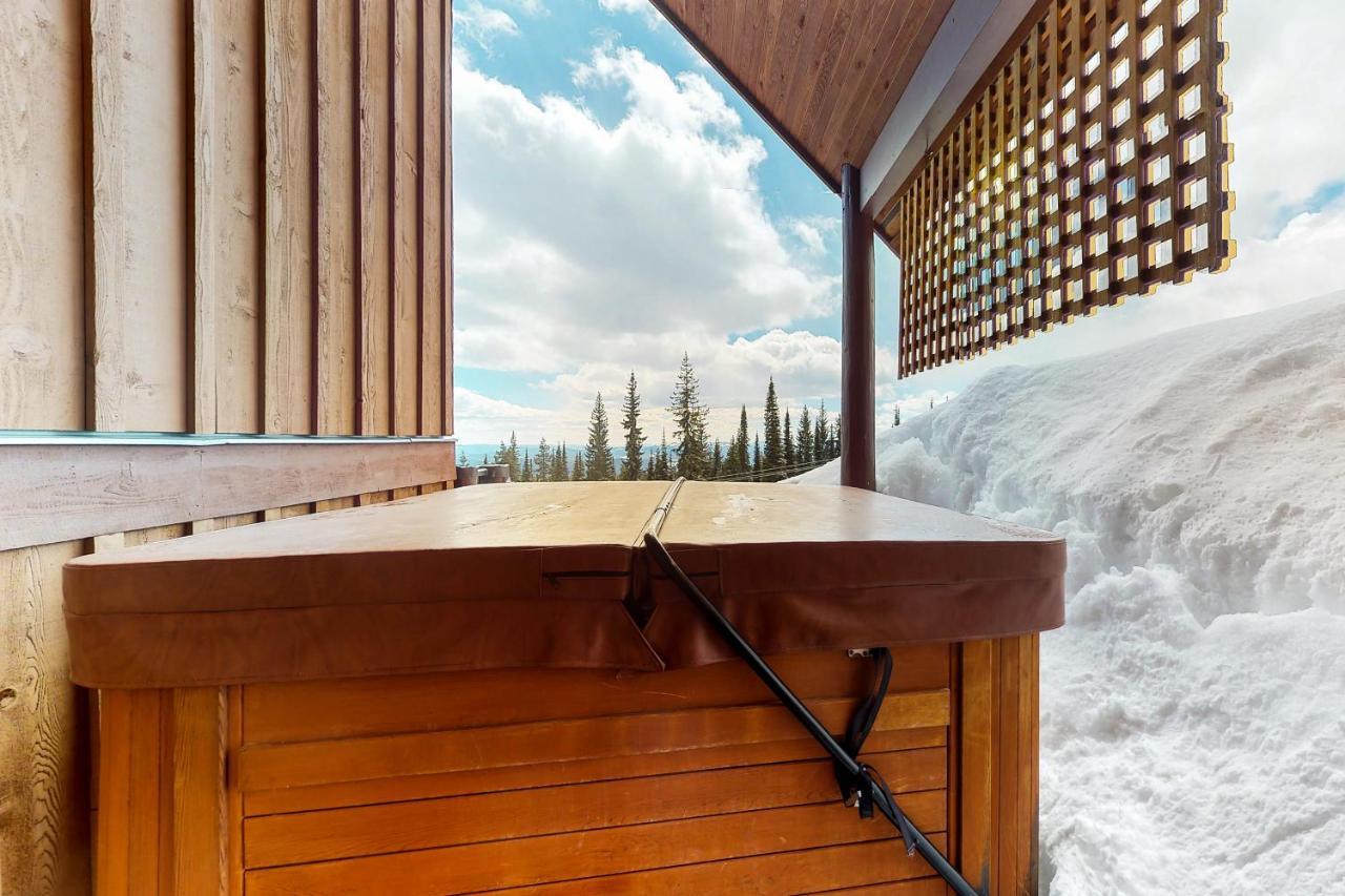 Polar Peak Villa Big White Екстериор снимка