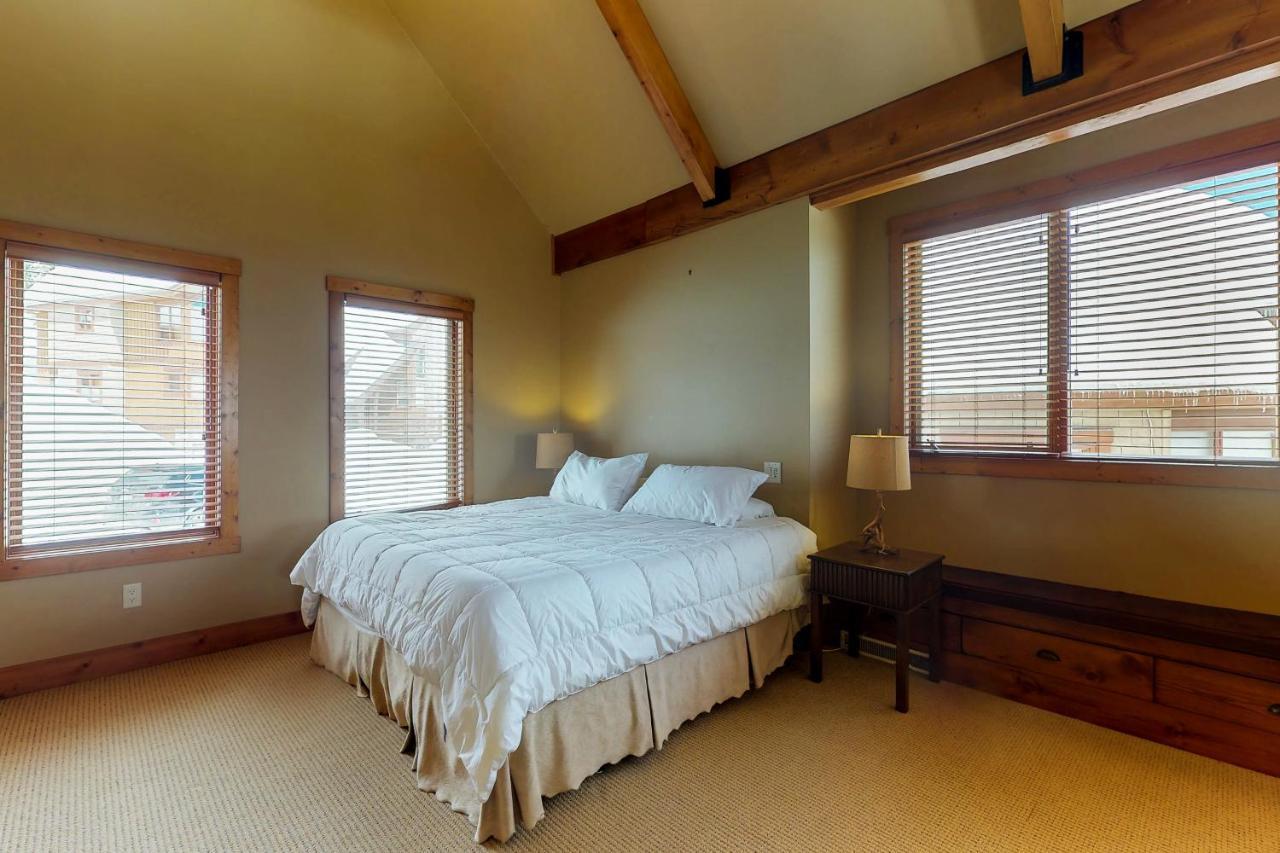 Polar Peak Villa Big White Екстериор снимка