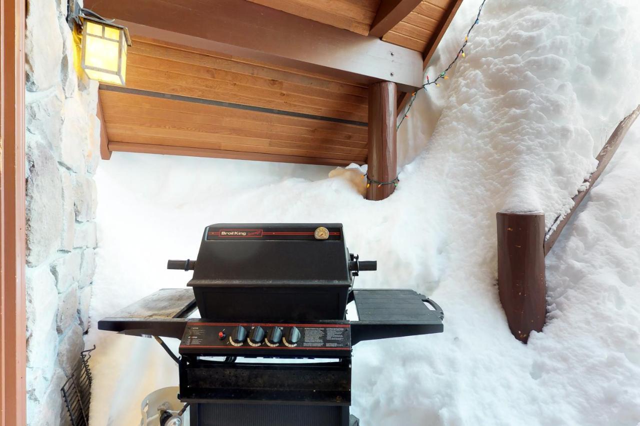 Polar Peak Villa Big White Екстериор снимка